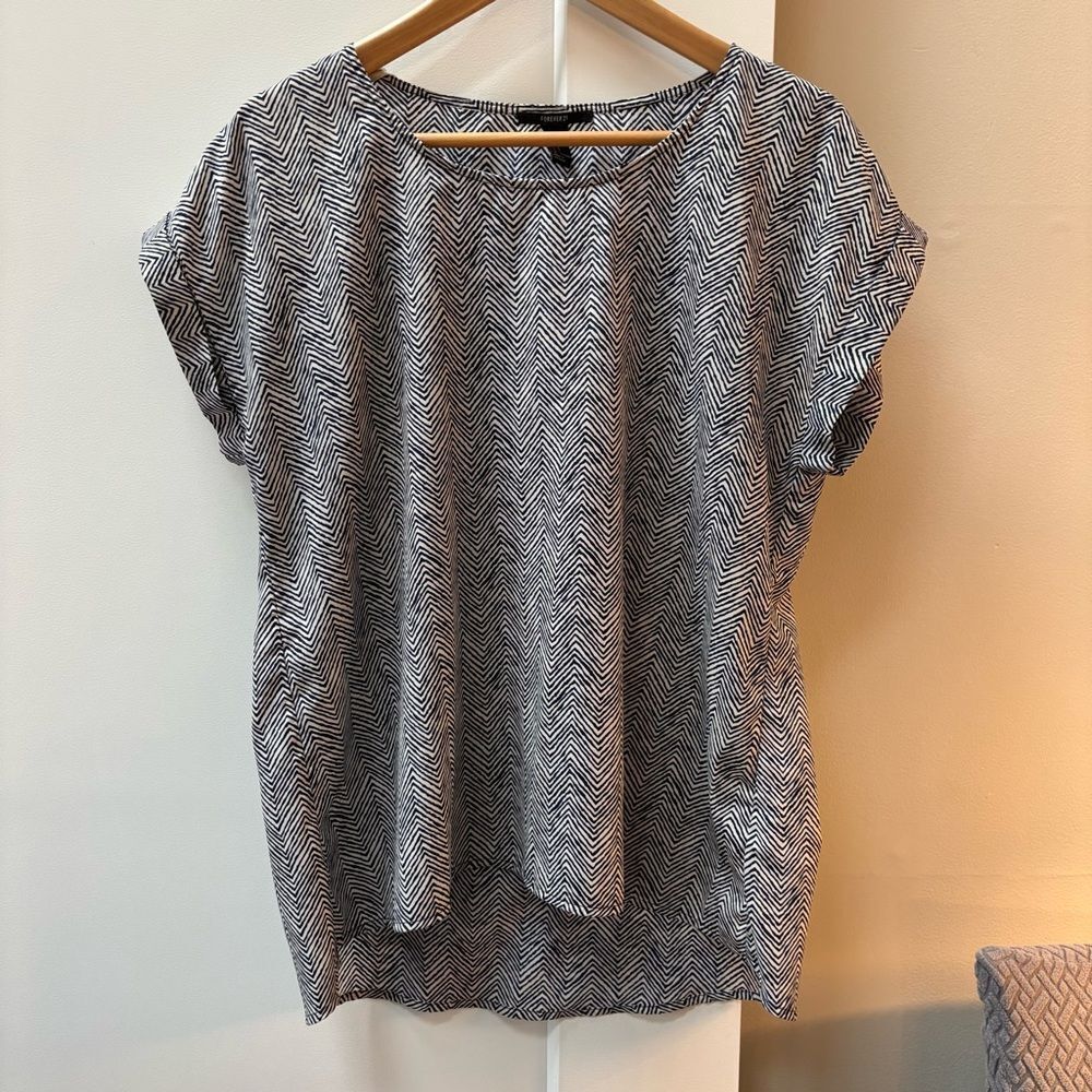Forever 21 Black & White Chevron Print Blouse – Size L